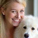 Alexandra et son chien maltais.